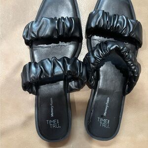 Time and Tru Black Ruched Sandals